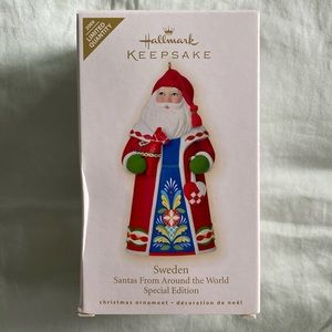 2009 LIMITED QUANTITY Sweden Santa’s from Around The World 🚨🎉